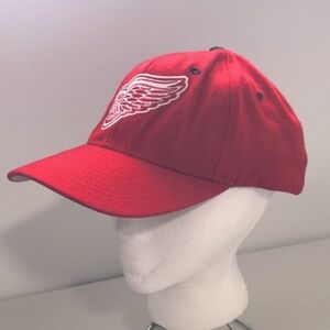 Starfit Starter Detroit Red Wings Hat Cap Red NHL Hockey  size 3